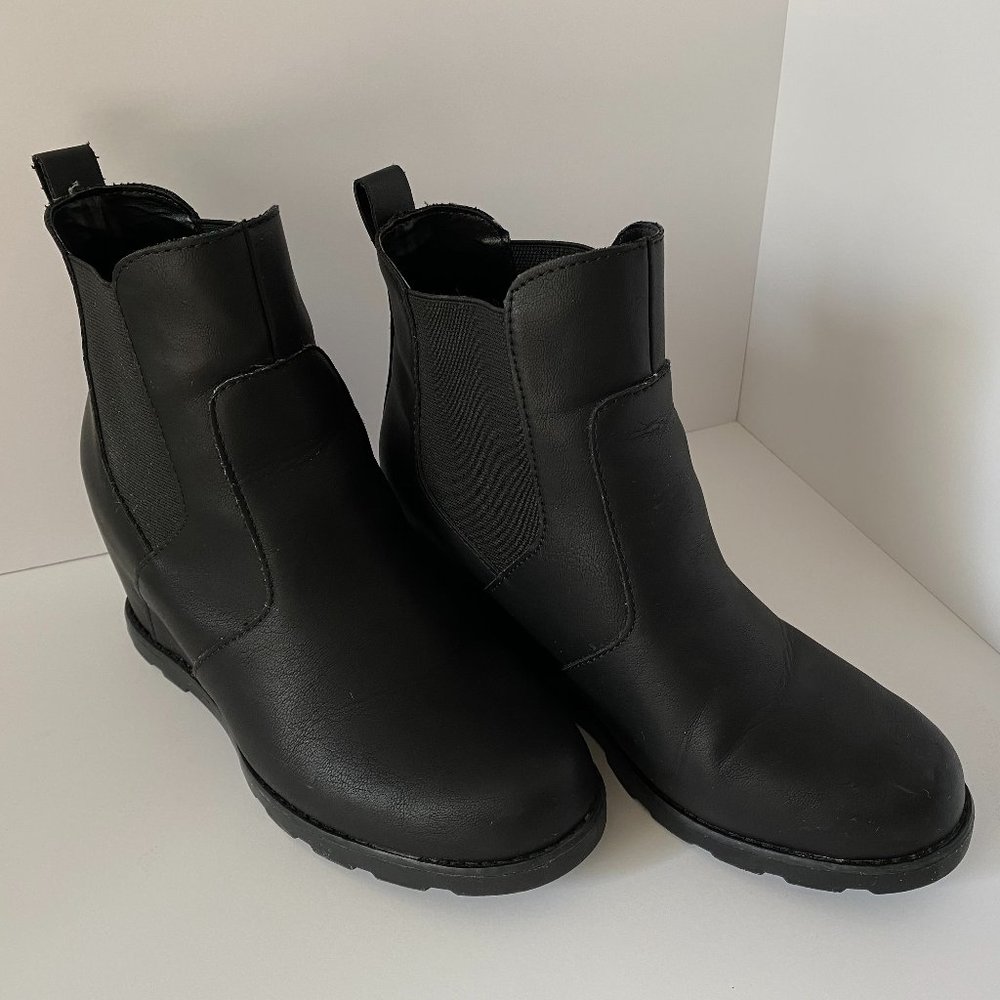Women's Black Wedge Fashion Bootie